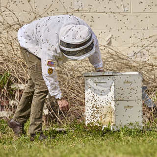 Sting Stopper Professional Ventilated Beekeeping Jacket - Beekeeper White