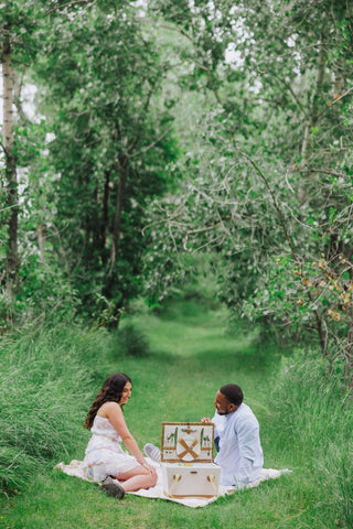 Lemongrove Picnic Basket for 2 - Bees & Lemons